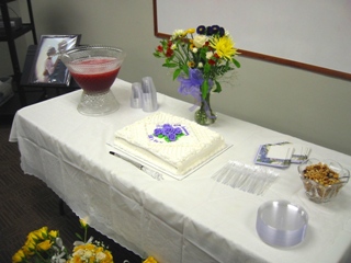 Bill and Rozanne's 40th Anniversary Cake.  If you look to the left, you'll see the re-touched wedding picture